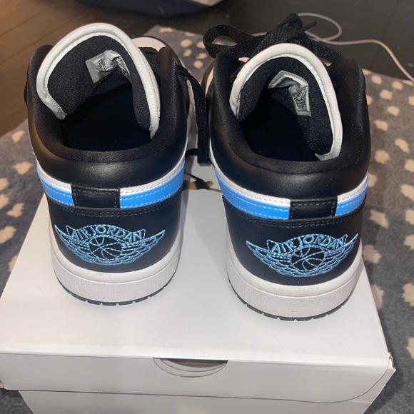 Women’s Air Jordan 1 Low Black/ University Blue-White Size 10 - Picture 11 of 16